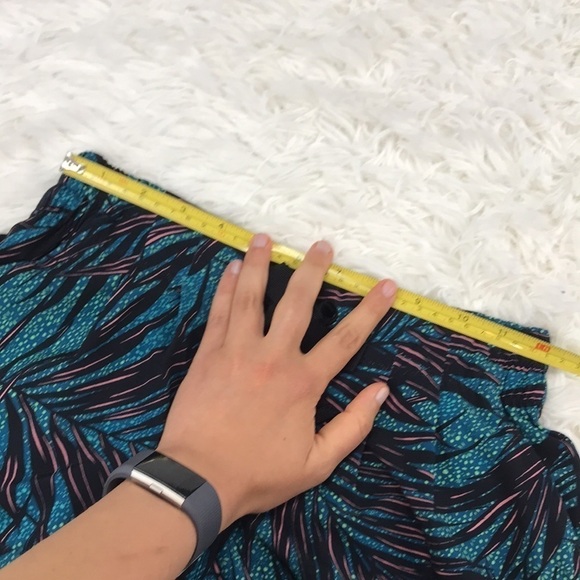 🔥$SALE$🔥 Lululemon Spring Break Away Short Palm Lace Tofino - Picture 7 of 7